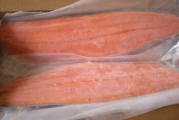 Семга Филе. Мурманск. Мурманск. Разделка Trim A.  вес одого филе  1.8-2.3 кг.